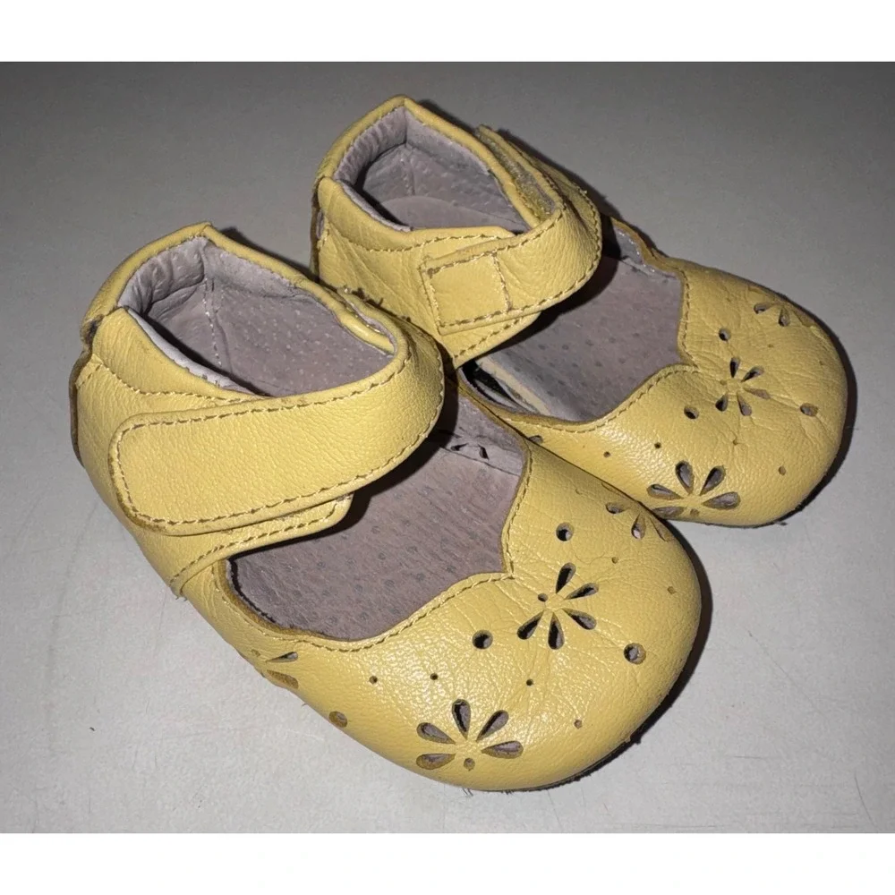 Livie & Luca Yellow Leather Floral Cutout Mary Jane Shoes Size 6-12 Months